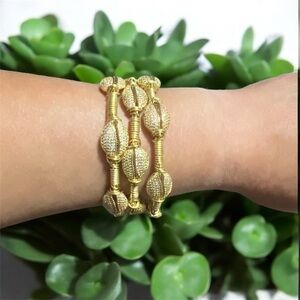 Elegant Gold Shell Bracelet
